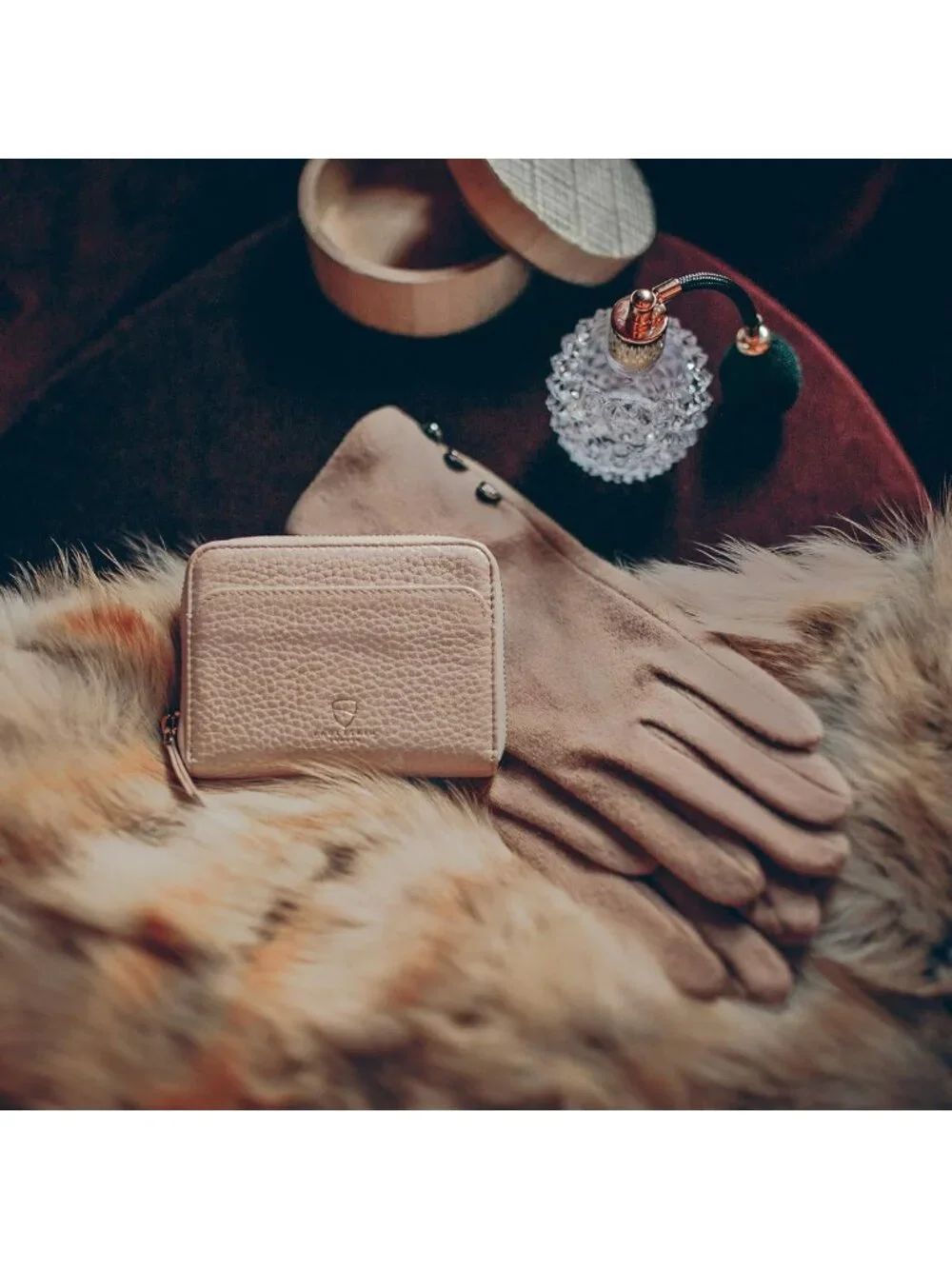 Stylish Leather Small Zip Around Wallet for Women, RFID Protection, Compact